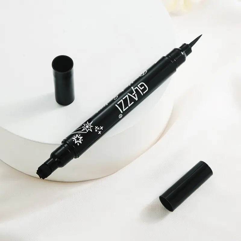 Double-Headed Star Stamp Liquid Eyeliner Pen – Waterproof, Smudge-Proof, Precision Wing & Creative Eye Makeup Tool - ChicstyleX